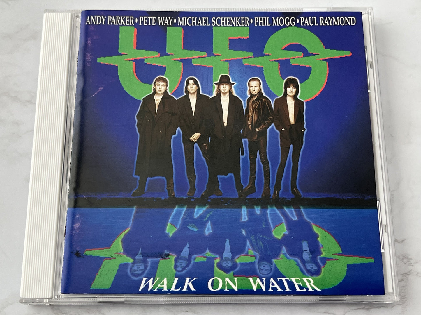 UFO – Walk on Water (OBI) (1995)