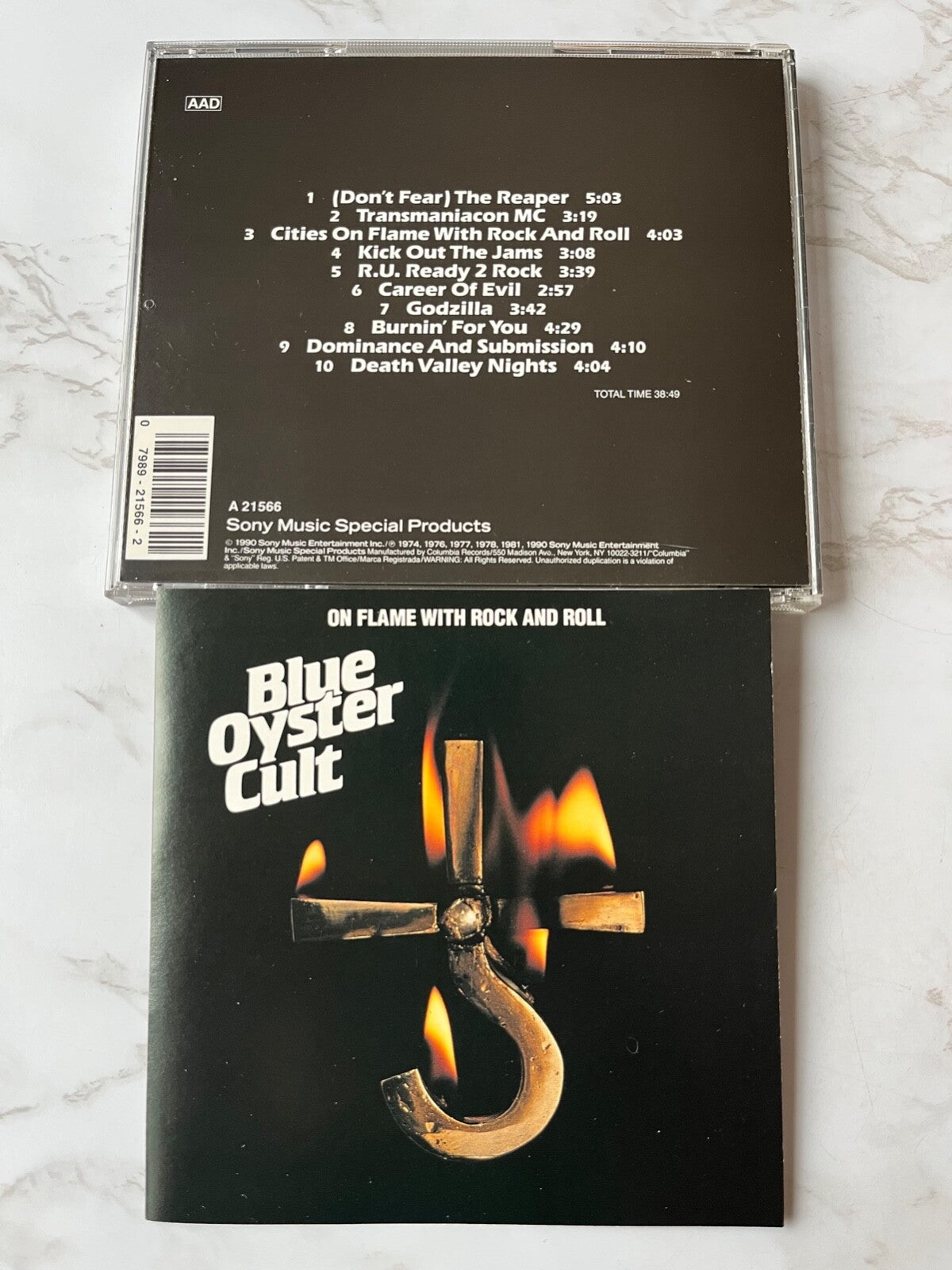 Blue Oyster Cult – On Flame With Rock And Roll (1990) [ORIGINAL USA PRESS]