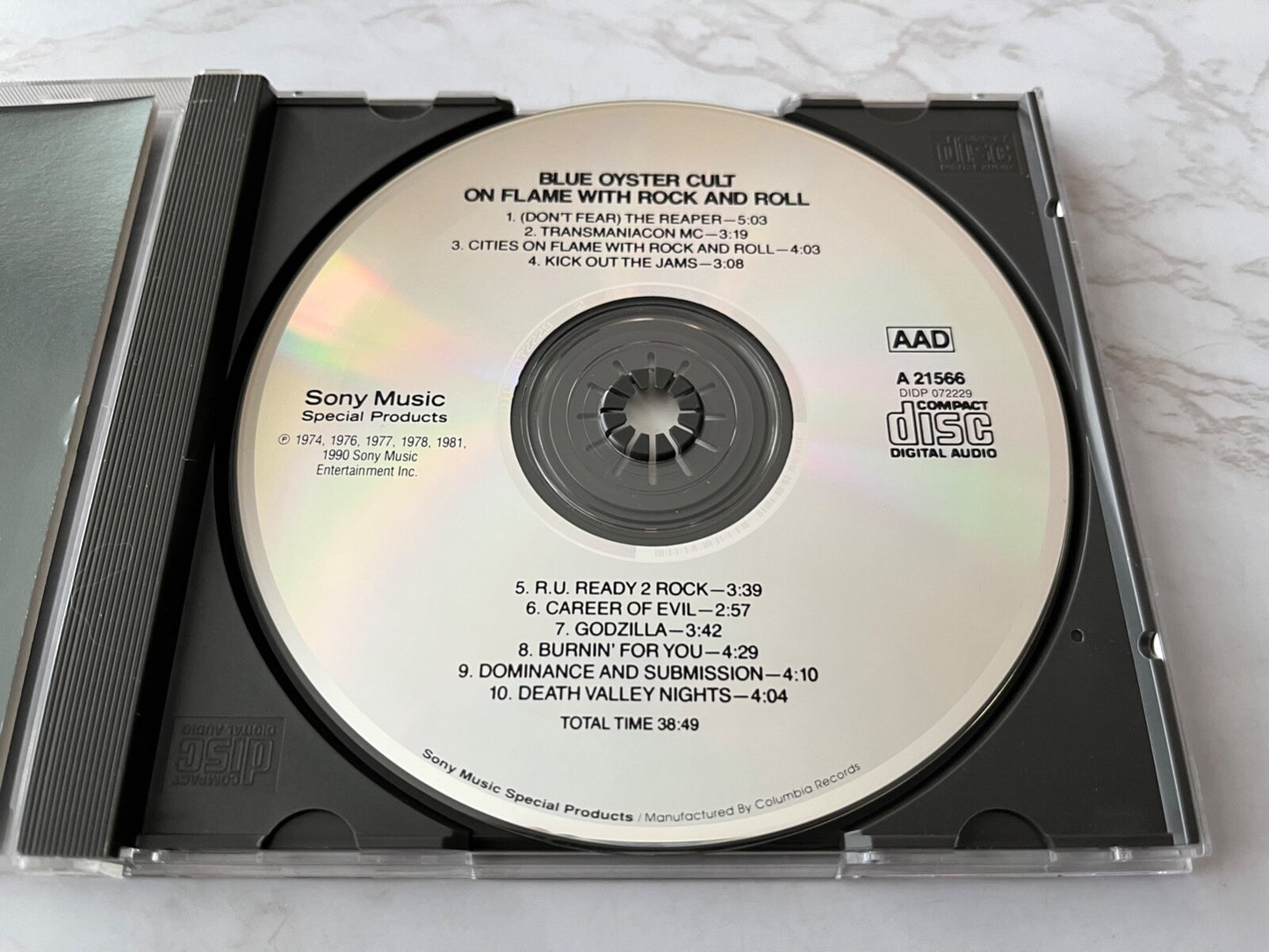 Blue Oyster Cult – On Flame With Rock And Roll (1990) [ORIGINAL USA PRESS]