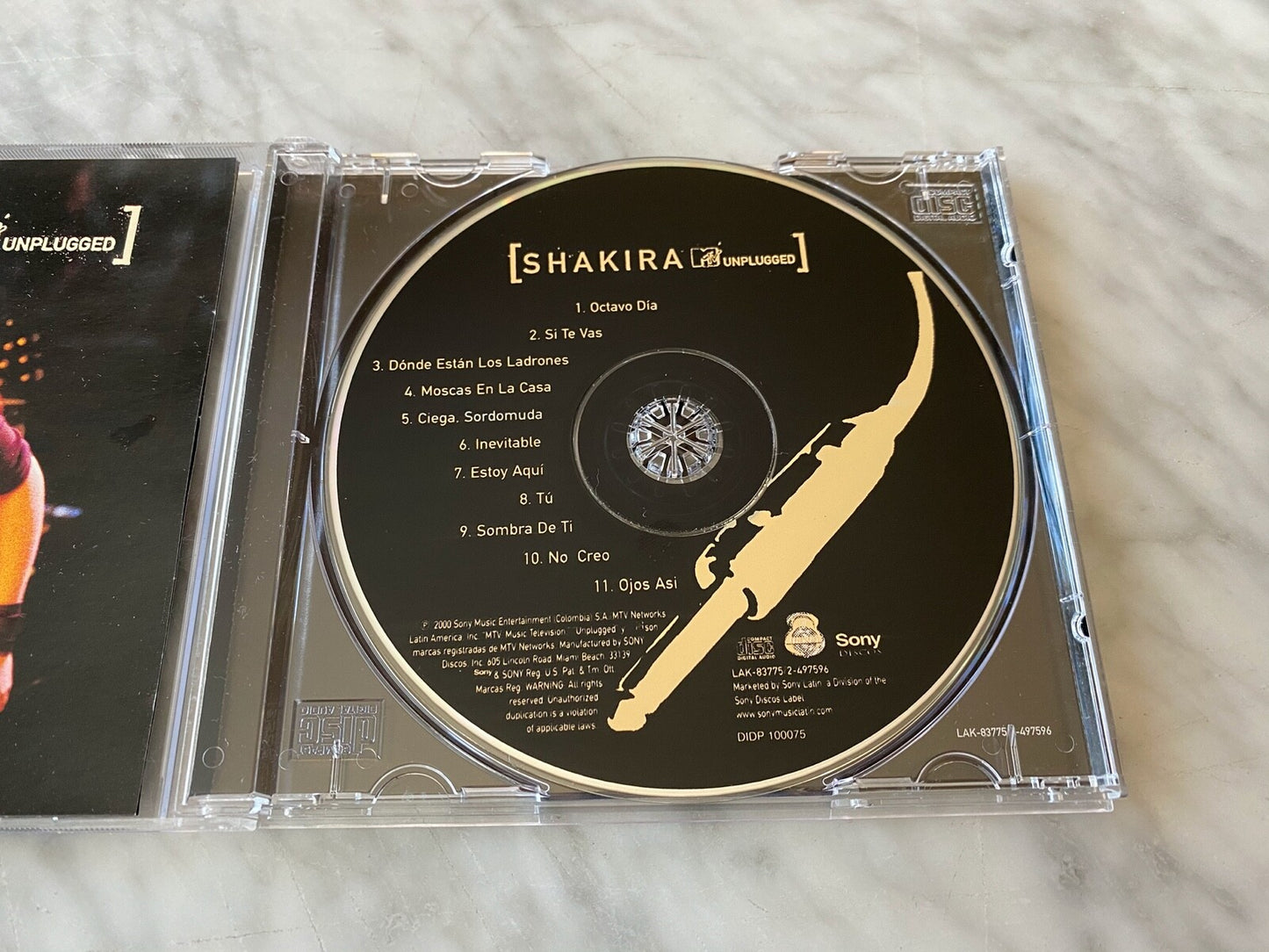 Shakira – MTV Unplugged (2000) [ORIGINAL USA PRESS]