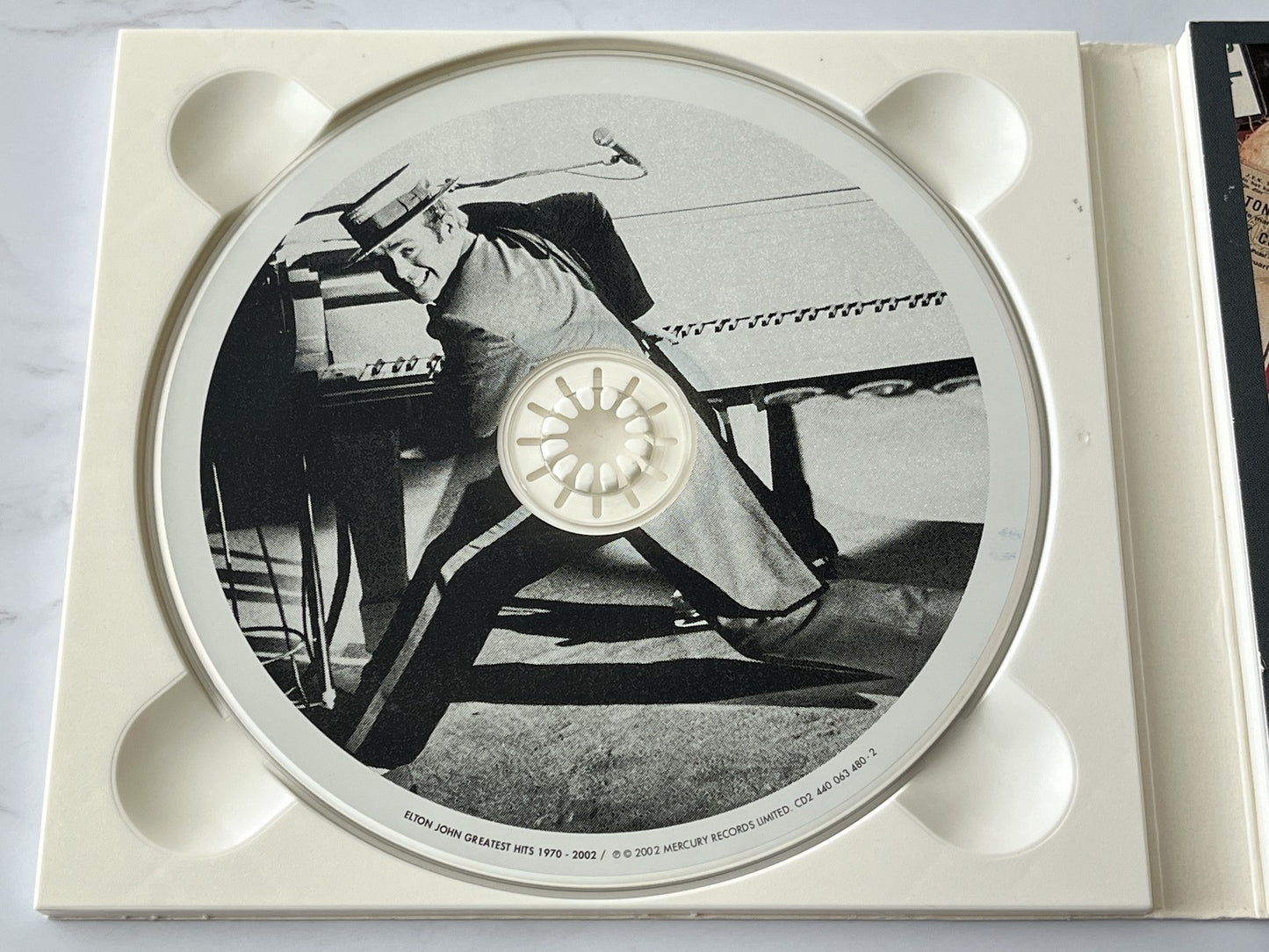 Elton John – Greatest Hits 1970-2002 (Digipak) (2002)