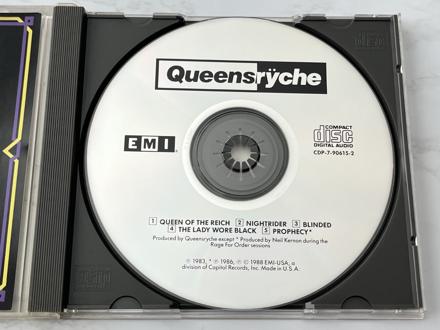 Queensrÿche – Queensryche Queensrÿche