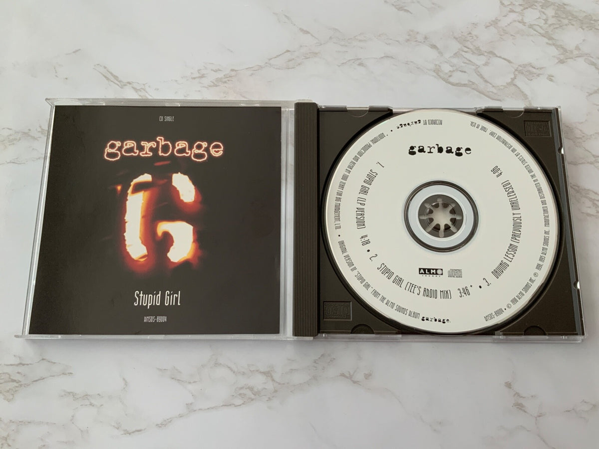 Garbage – Stupid Girl (1996)