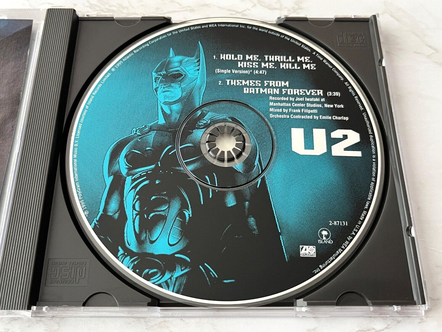 U2 – Hold Me, Thrill Me, Kiss Me, Kill Me (1995)