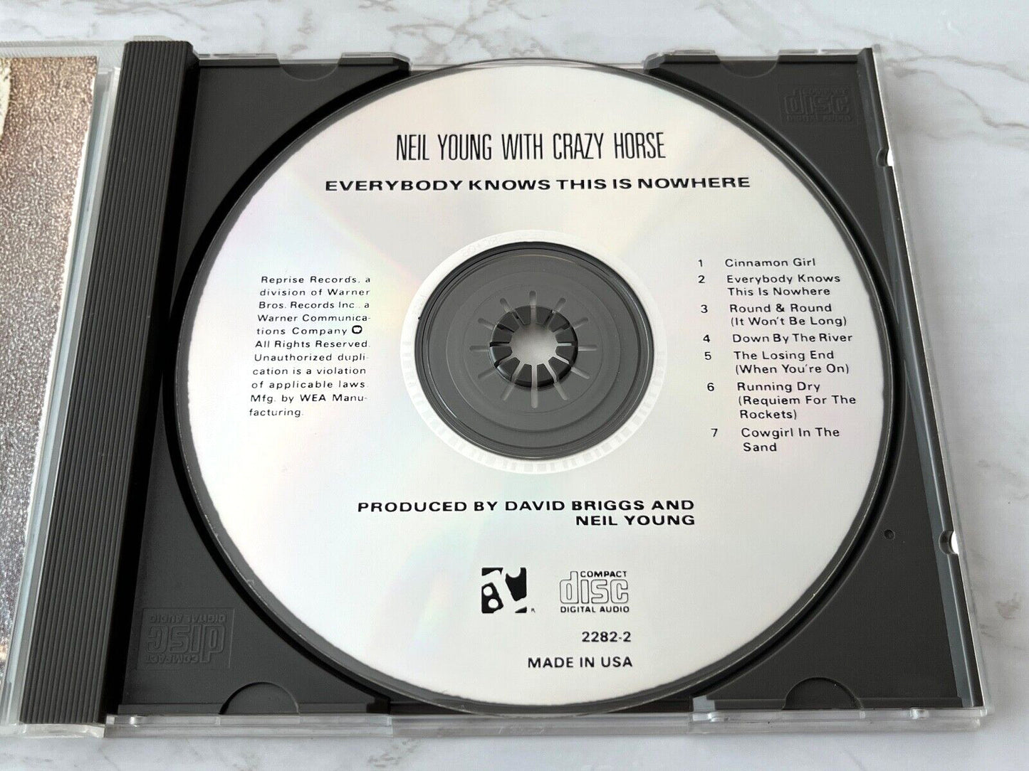 Neil Young – Everybody Knows This Is Nowhere