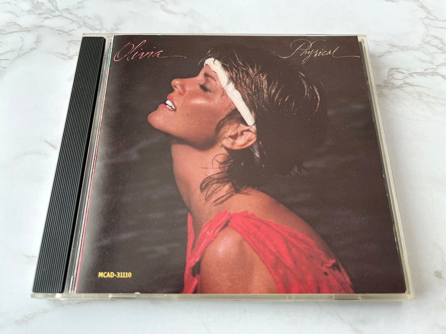 Olivia Newton-John – Physical
