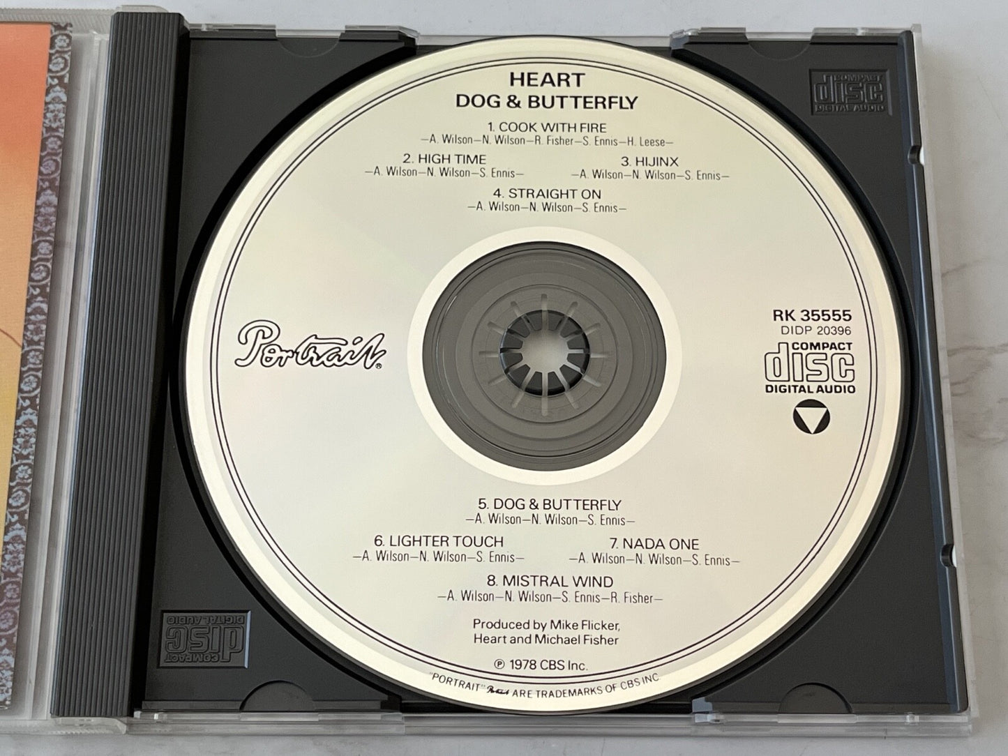 Heart – Dog & Butterfly [DADC PRESS]