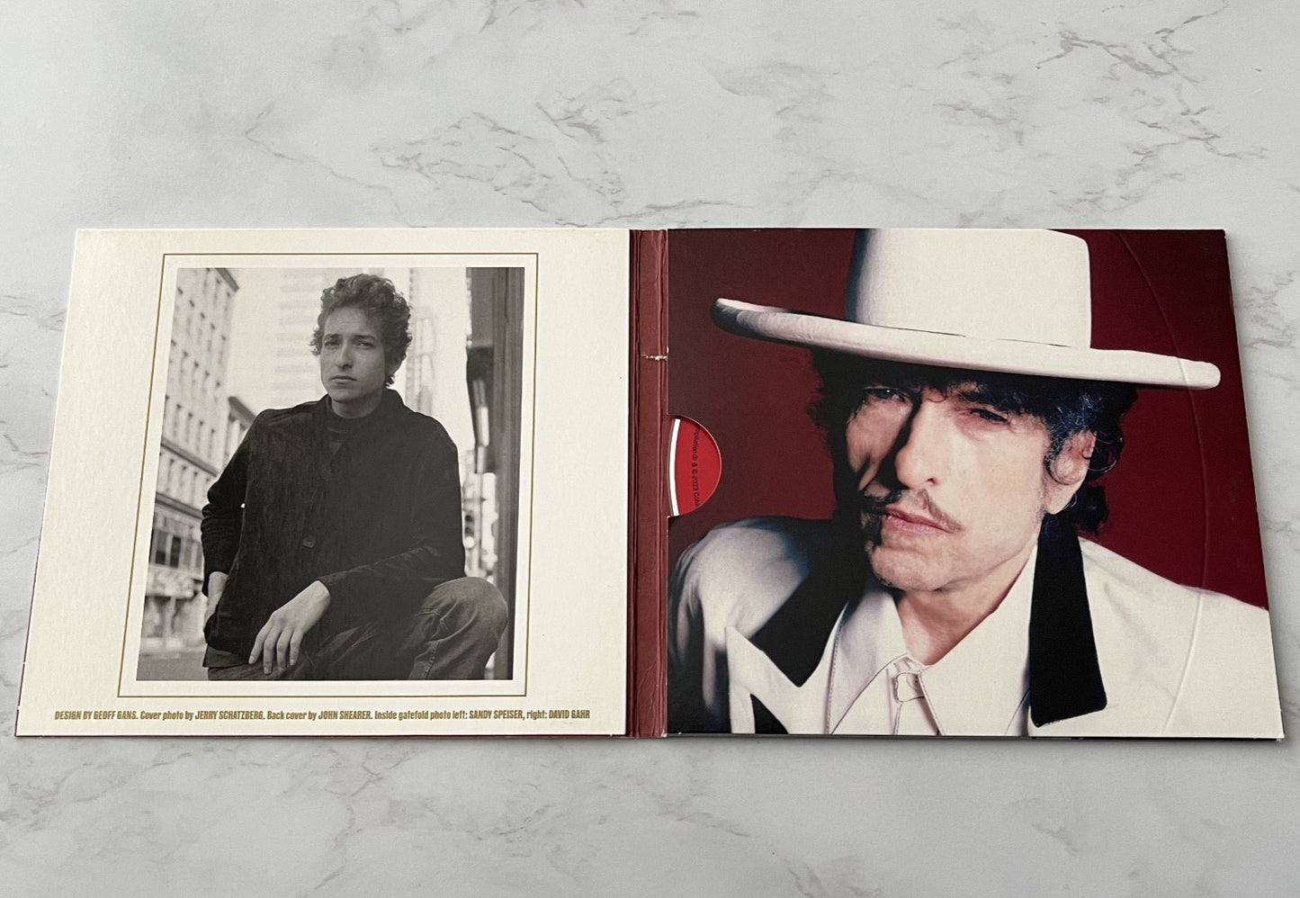 Bob Dylan – Mixing Up The Medicine / A Retrospective (Digipak) (2023)