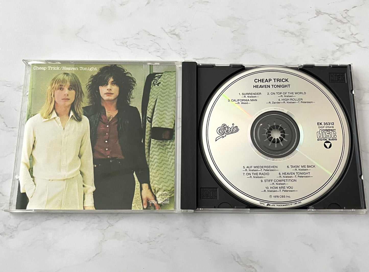 Cheap Trick – Heaven Tonight
