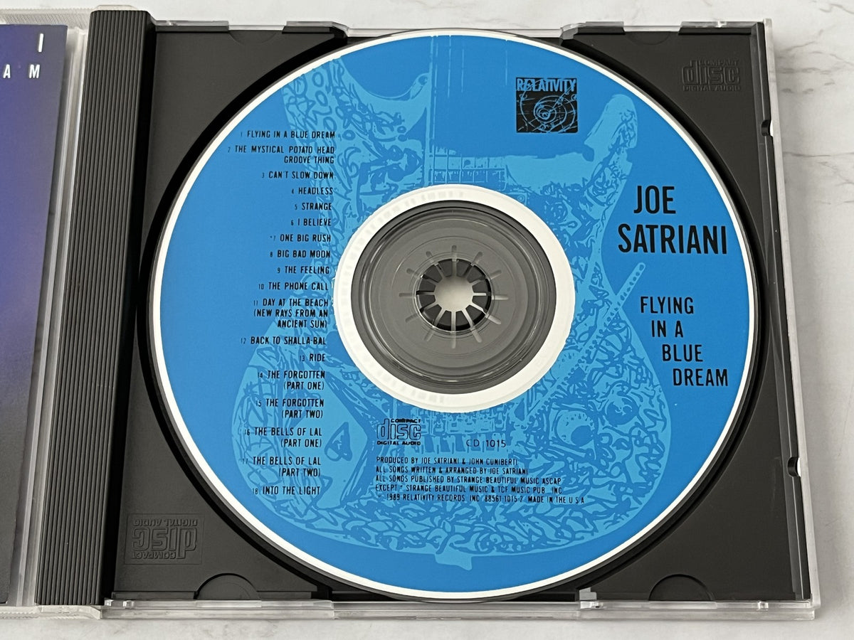 Joe Satriani – Flying In A Blue Dream (1989)