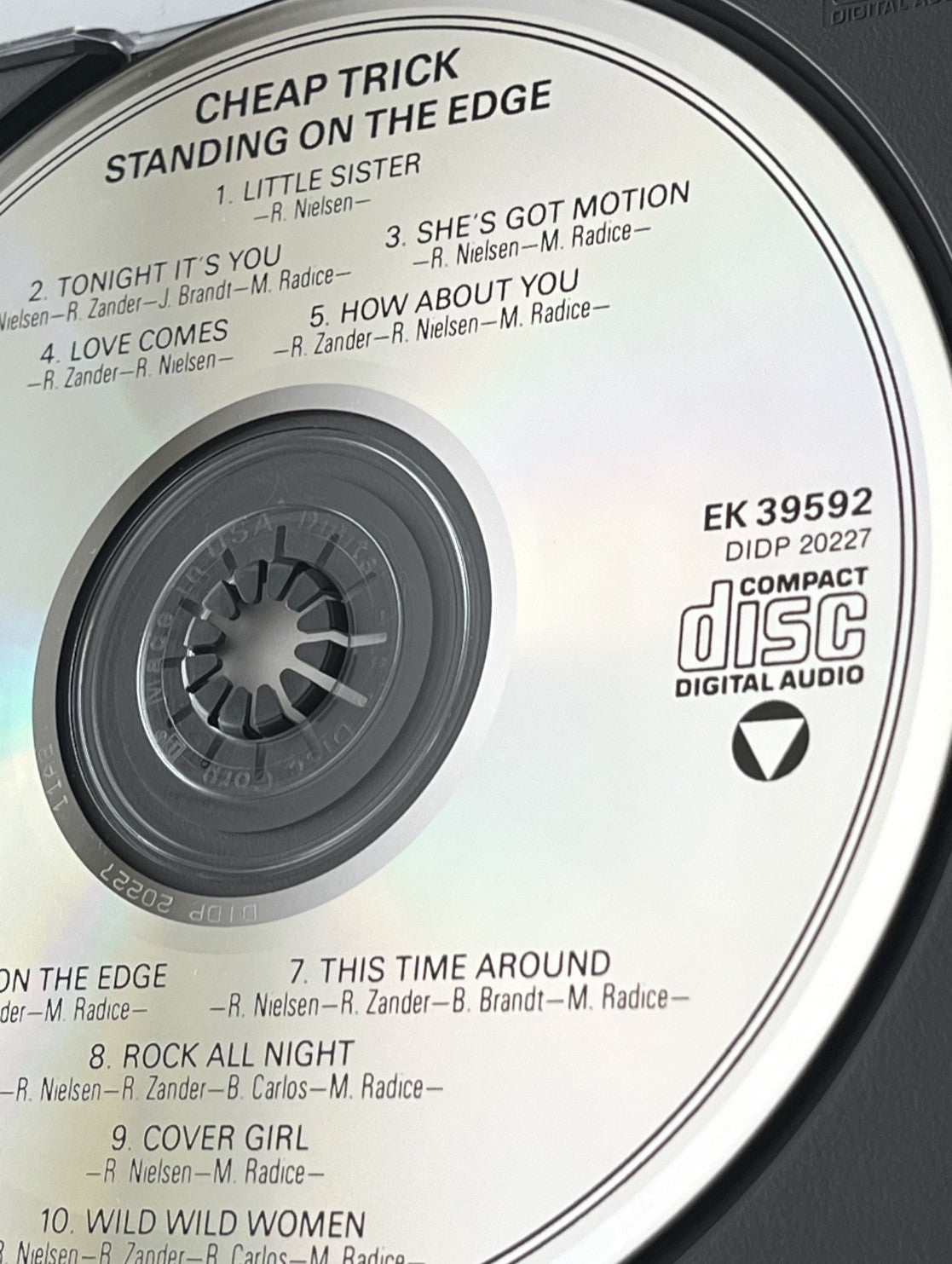 Cheap Trick – Standing On The Edge (1990) [DADC PRESS]