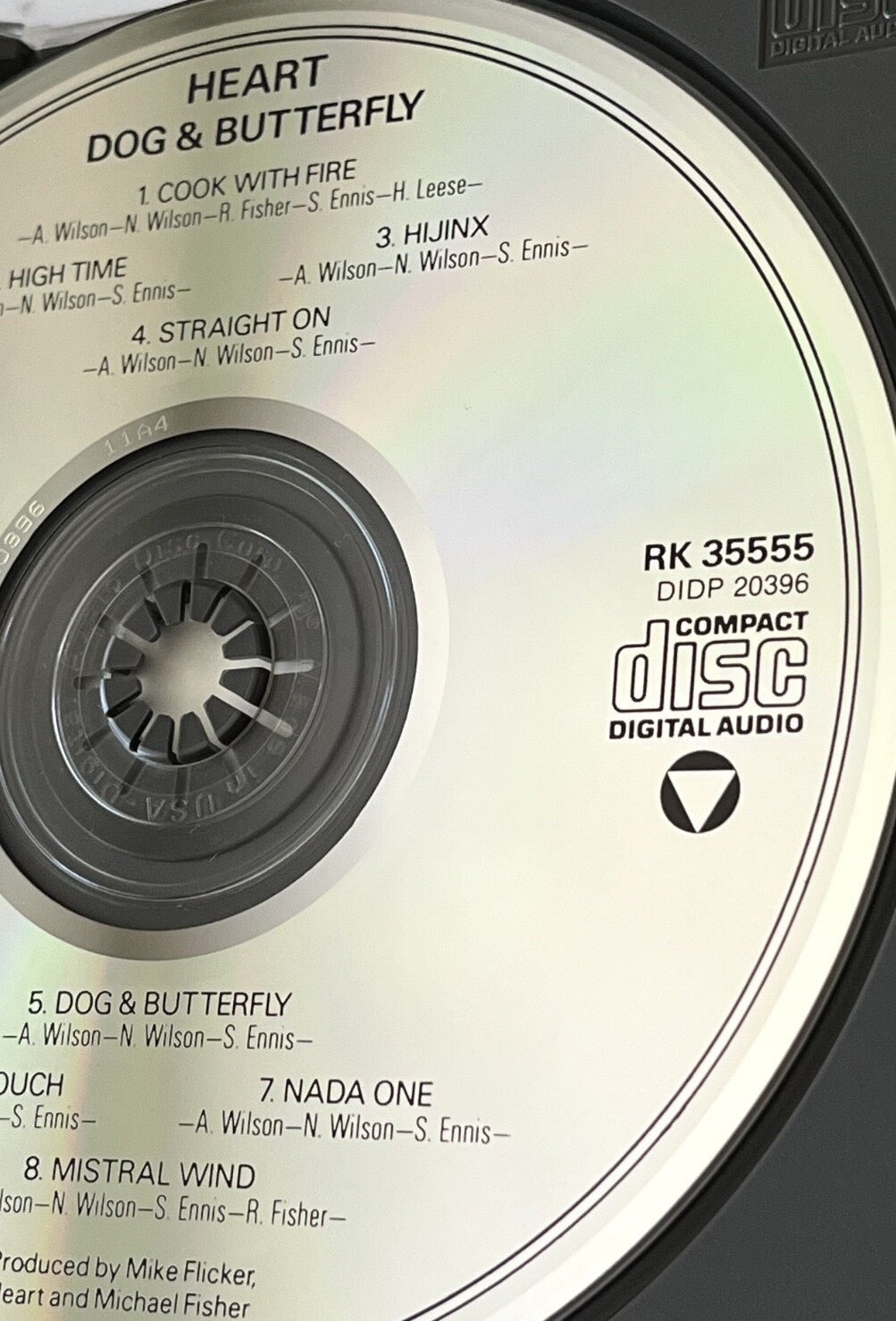 Heart – Dog & Butterfly [DADC PRESS]