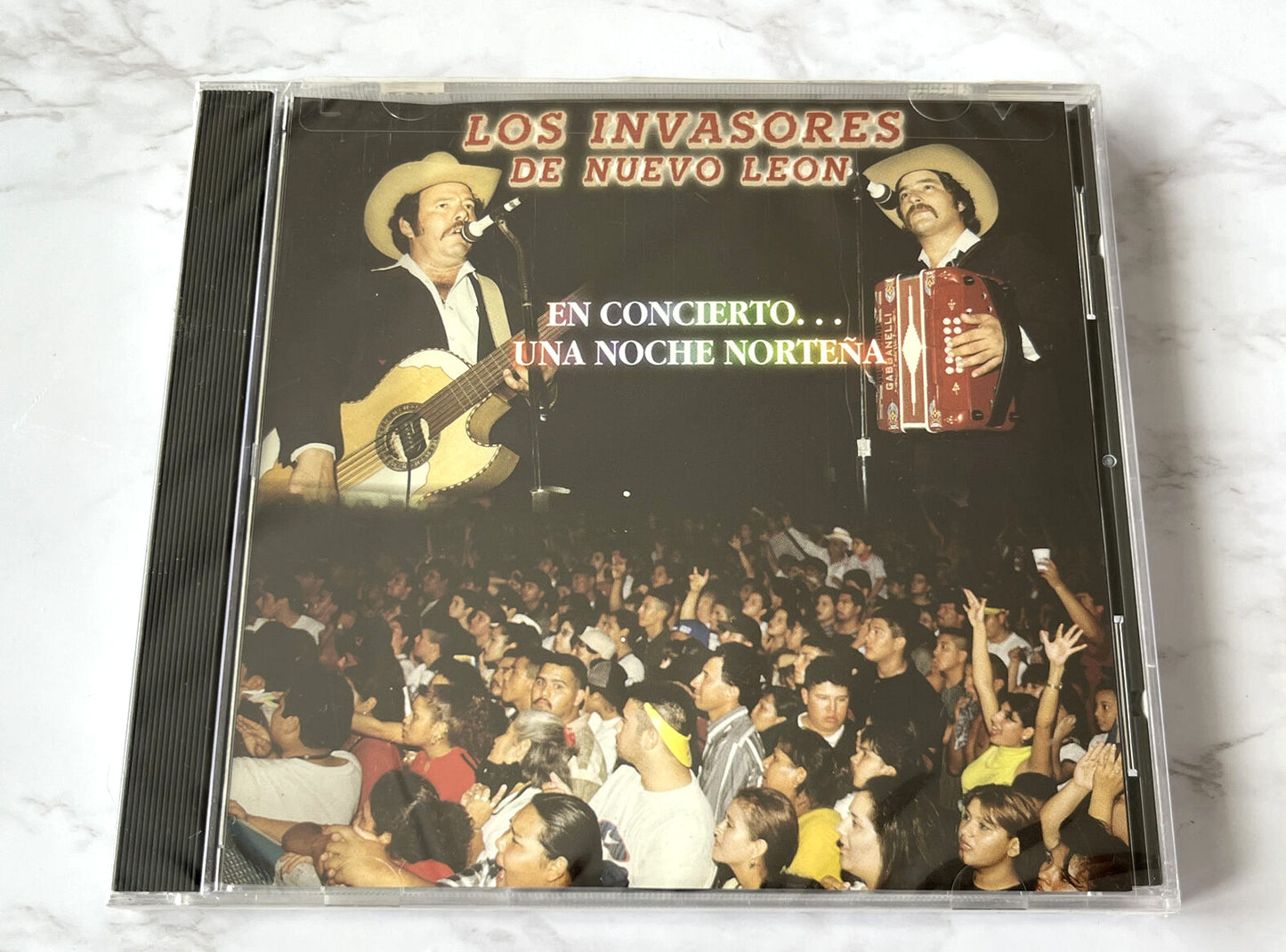 Los Invasores De Nuevo Leon – En Concierto Una Noche Norteña (1998)