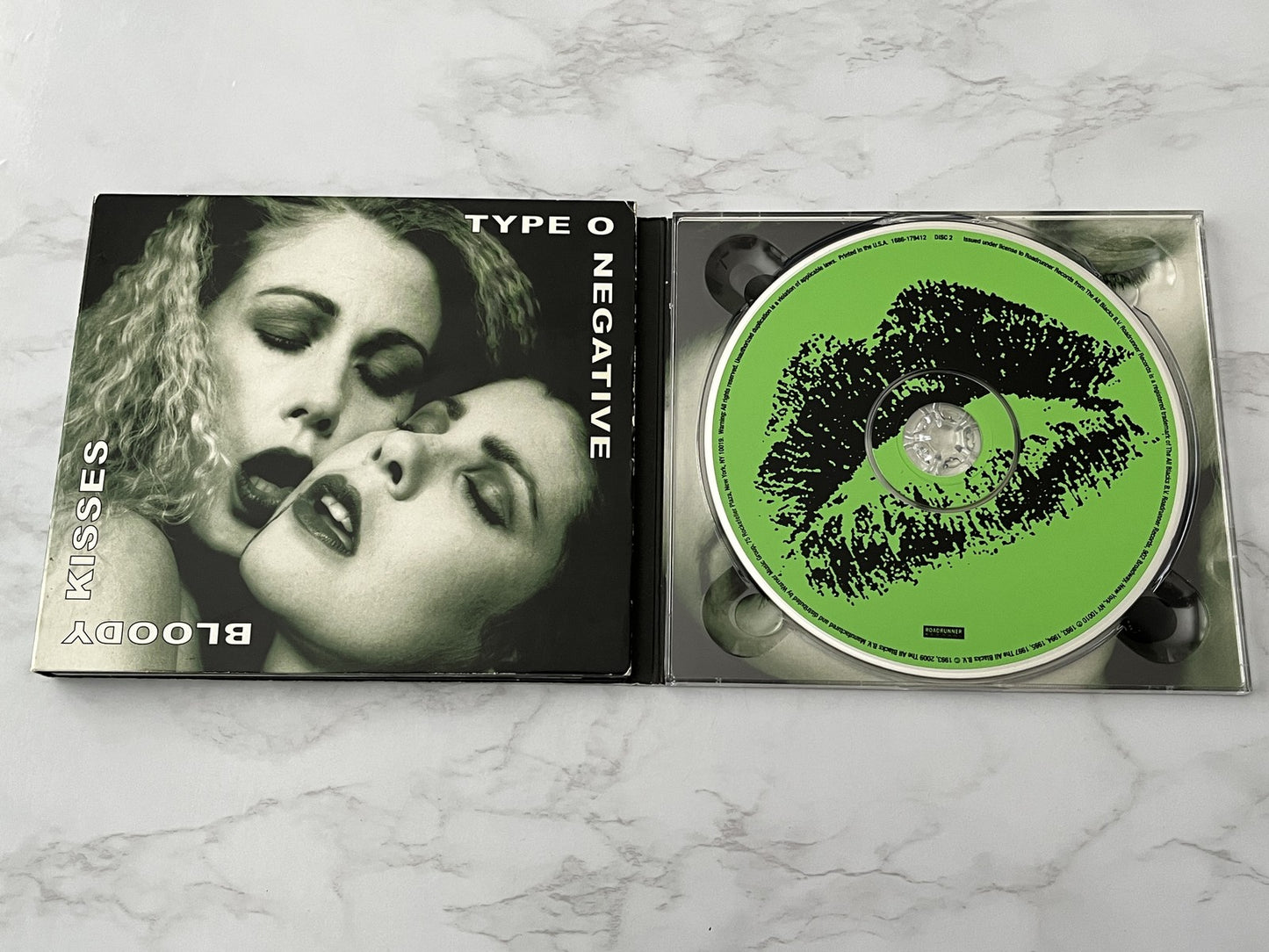 Type O Negative – Bloody Kisses (Digipak) (2009)
