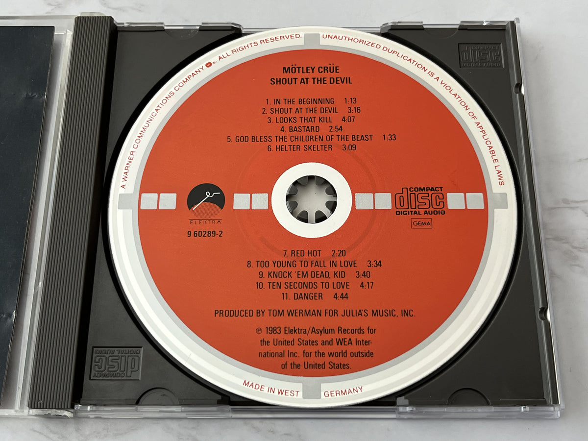 Motley Crue – Shout At The Devil [W GERMANY TARGET]