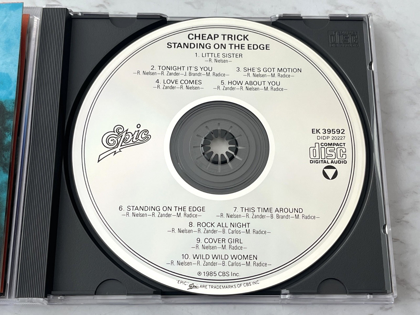 Cheap Trick – Standing On The Edge (1990) [DADC PRESS]
