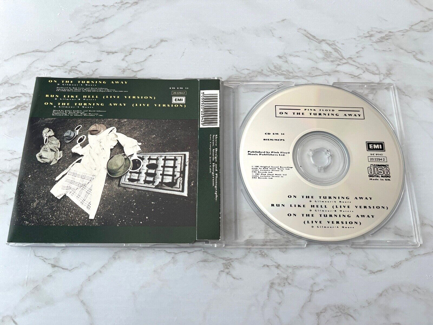 Pink Floyd – On The Turning Away (1987) [UK PRESS]