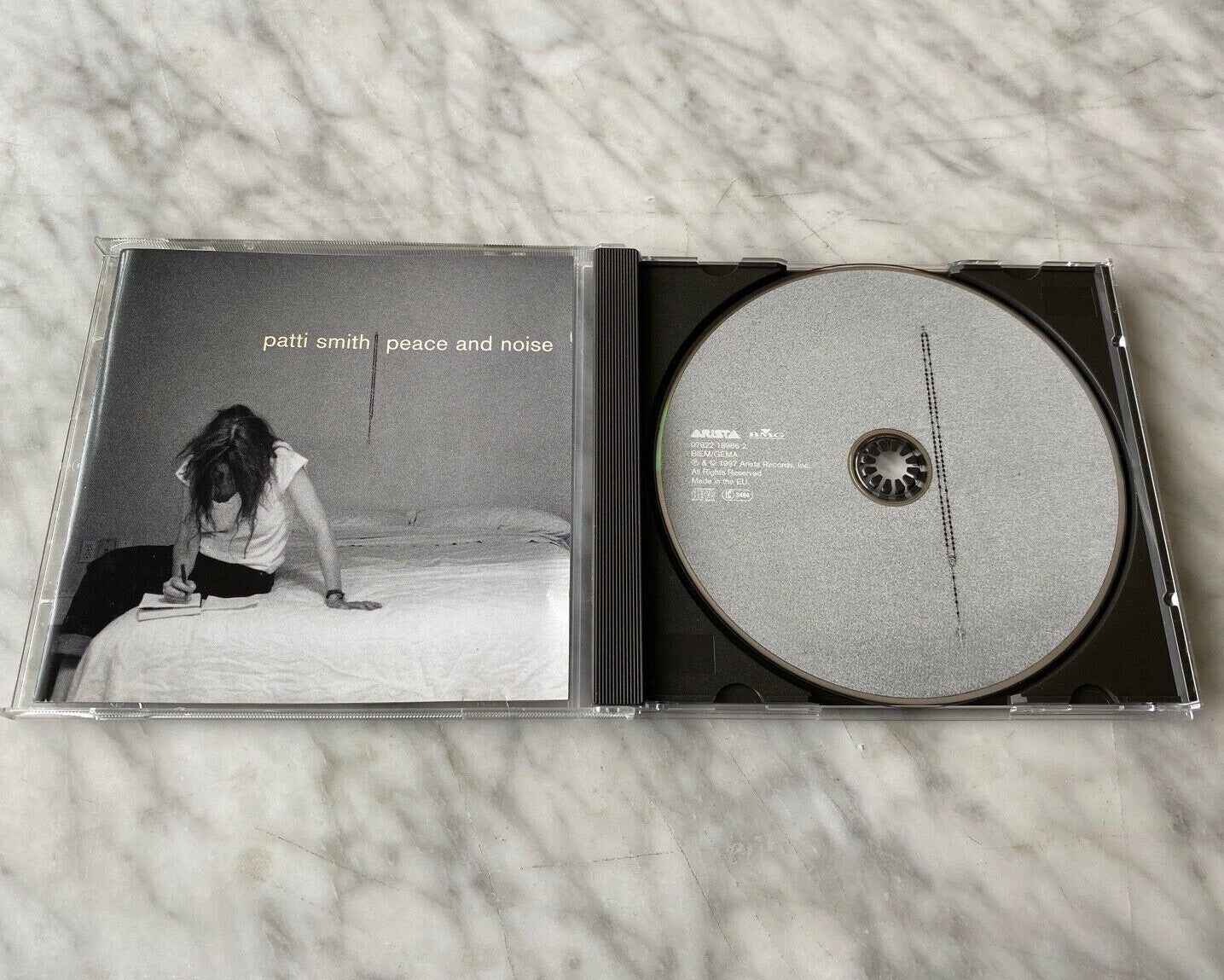 Patti Smith – Peace And Noise (1997) [UK PRESS]