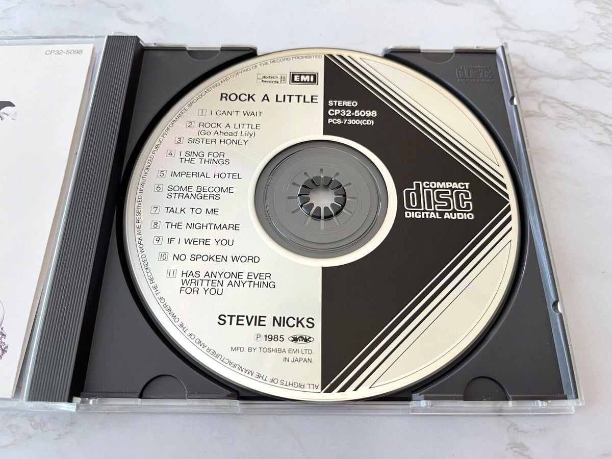 Stevie Nicks – Rock A Little [BLACK FACE]