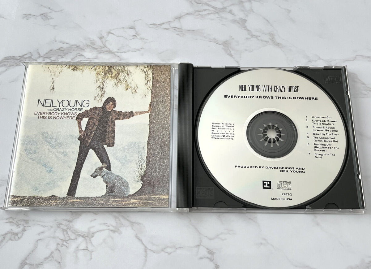 Neil Young – Everybody Knows This Is Nowhere