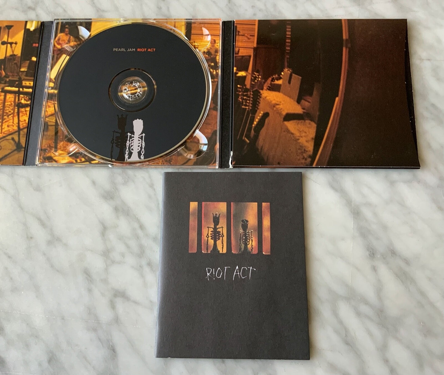 Pearl Jam – Riot Act (Digipak) (2002) [ORIGINAL USA PRESS]